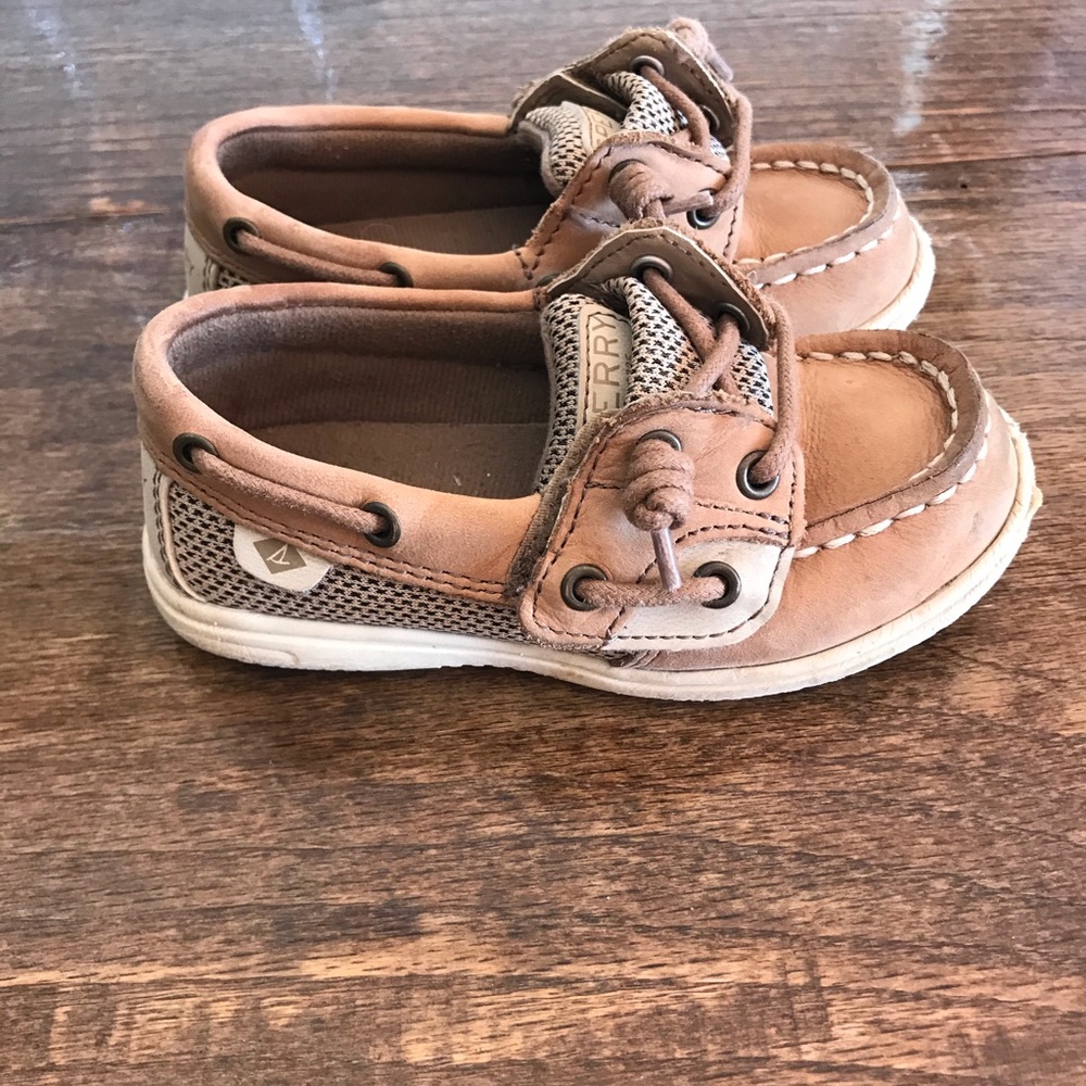 Toddler Boys Sperry boat shoes size 8.